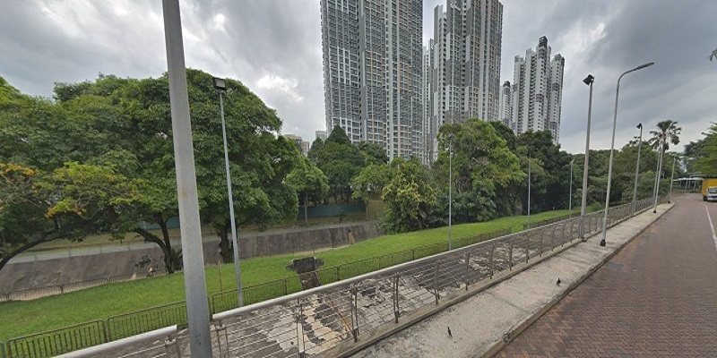 Ulu_Pandan_Park_Connector_Near_To PineTree_Hill Condo_at_Ulu_Pandan_Road_Along_Pine_Grove_Holland_by_UOL_and_Singland